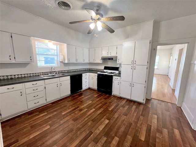 1801 6th Street, Brownwood, TX 76801