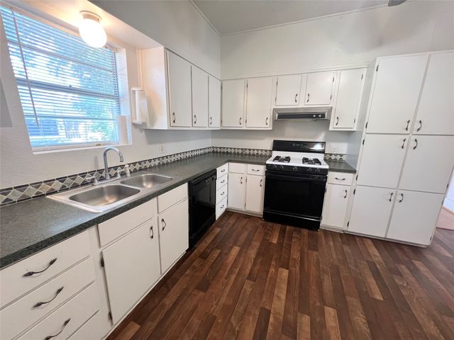 1801 6th Street, Brownwood, TX 76801