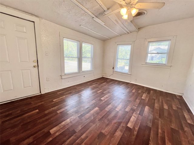 1801 6th Street, Brownwood, TX 76801