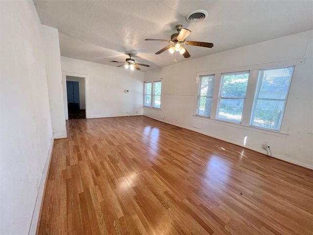 1801 6th Street, Brownwood, TX 76801