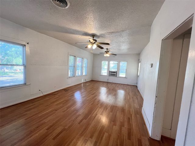 1801 6th Street, Brownwood, TX 76801