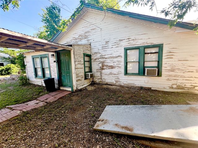 1801 6th Street, Brownwood, TX 76801