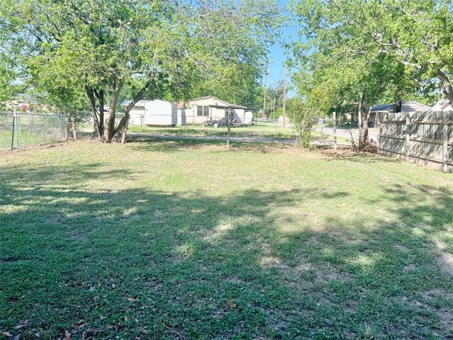 1801 6th Street, Brownwood, TX 76801