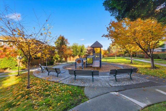 1542 Canna Court, Mountain View, CA 94043