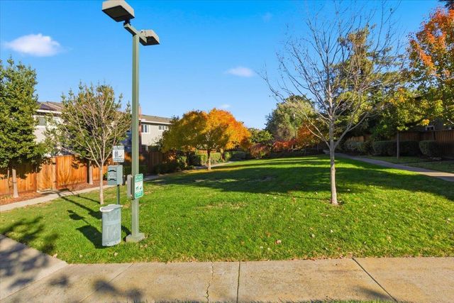 1542 Canna Court, Mountain View, CA 94043