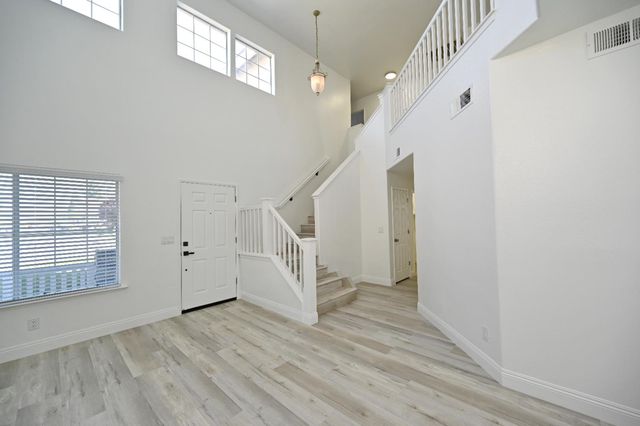 878 N Ash Avenue, Clovis, CA 93611