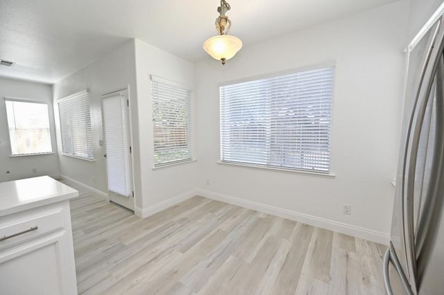 878 N Ash Avenue, Clovis, CA 93611