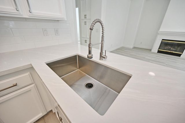 878 N Ash Avenue, Clovis, CA 93611