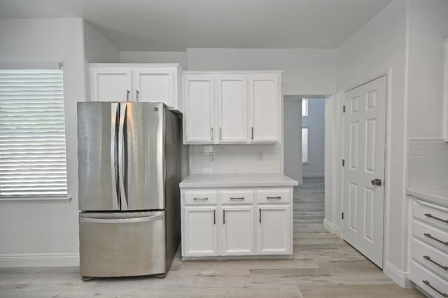 878 N Ash Avenue, Clovis, CA 93611