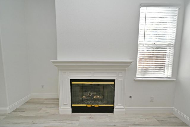 878 N Ash Avenue, Clovis, CA 93611