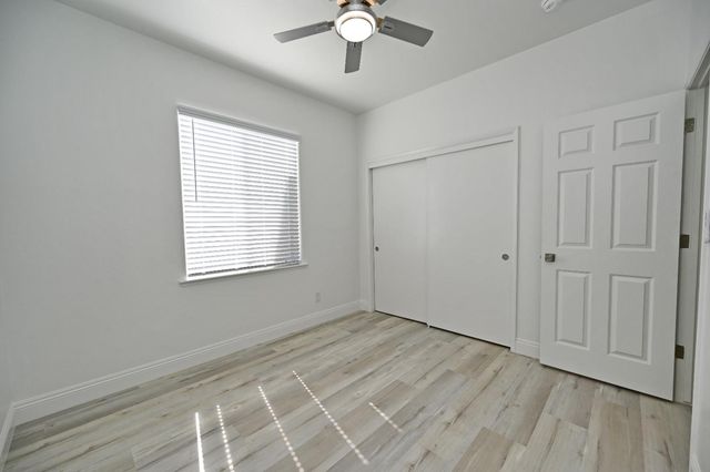 878 N Ash Avenue, Clovis, CA 93611