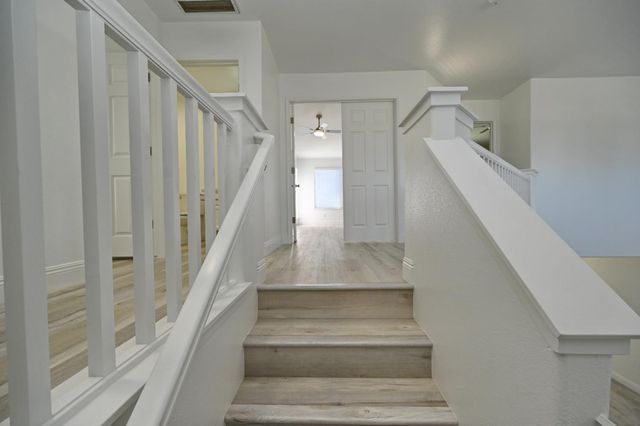 878 N Ash Avenue, Clovis, CA 93611