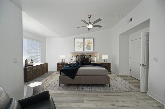 878 N Ash Avenue, Clovis, CA 93611