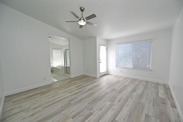 878 N Ash Avenue, Clovis, CA 93611