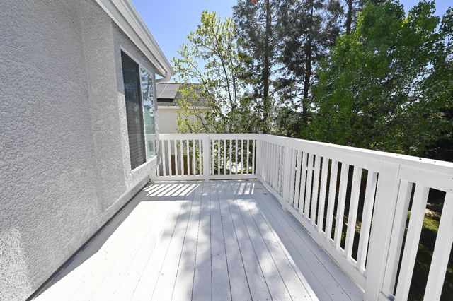 878 N Ash Avenue, Clovis, CA 93611