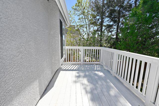 878 N Ash Avenue, Clovis, CA 93611