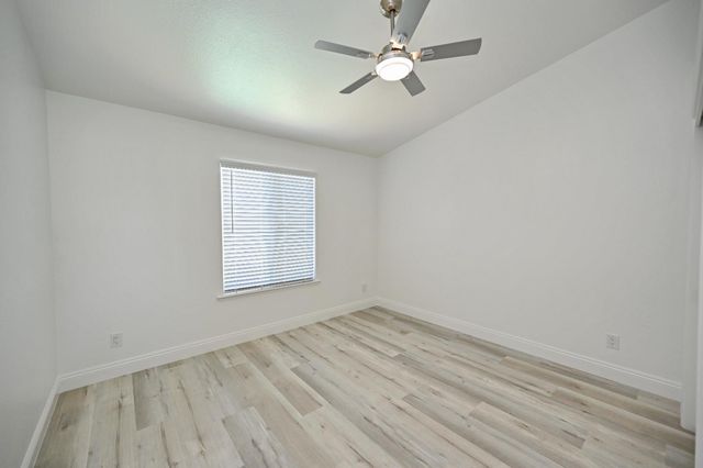 878 N Ash Avenue, Clovis, CA 93611