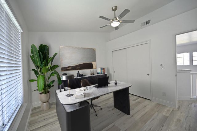 878 N Ash Avenue, Clovis, CA 93611