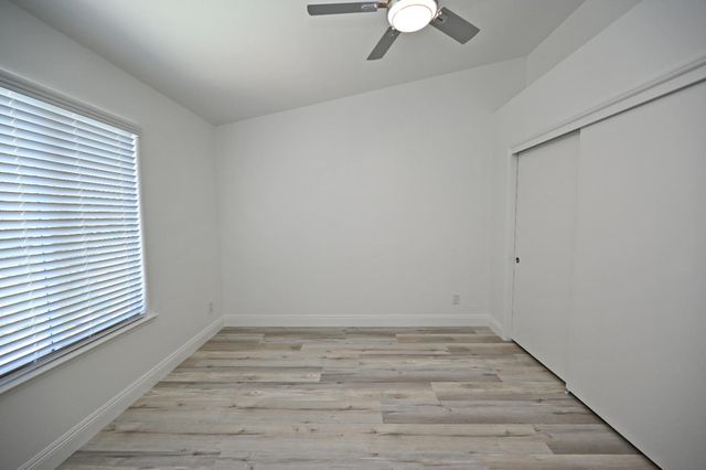 878 N Ash Avenue, Clovis, CA 93611