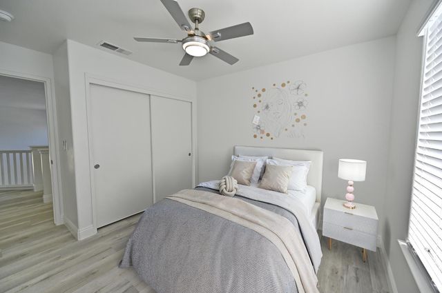 878 N Ash Avenue, Clovis, CA 93611