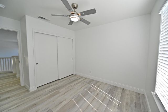 878 N Ash Avenue, Clovis, CA 93611