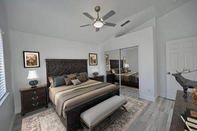 878 N Ash Avenue, Clovis, CA 93611