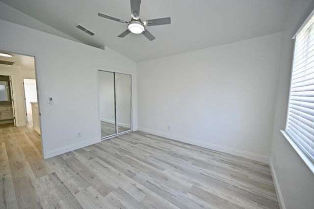 878 N Ash Avenue, Clovis, CA 93611