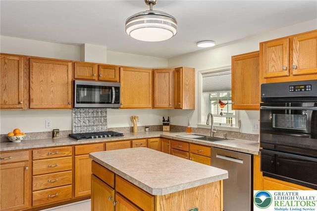 677 Biltmore Avenue, Easton, PA 18040