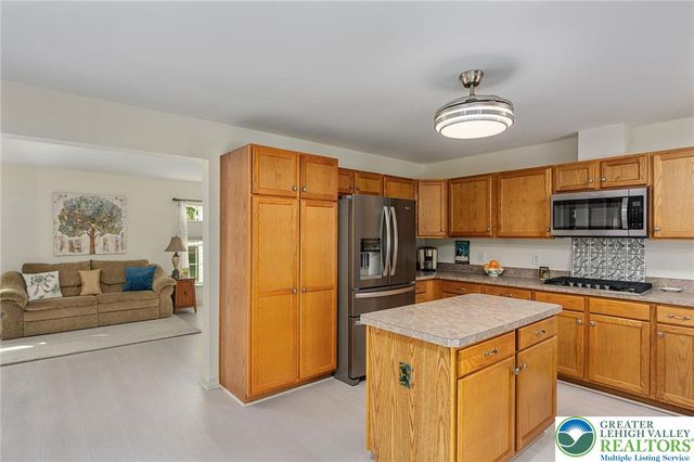 677 Biltmore Avenue, Easton, PA 18040