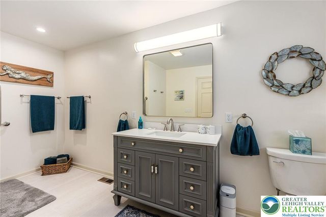 677 Biltmore Avenue, Easton, PA 18040