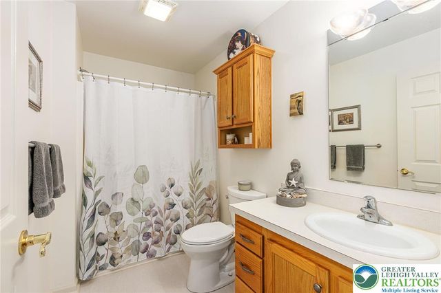 677 Biltmore Avenue, Easton, PA 18040