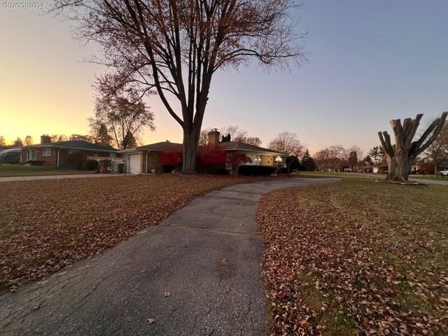 18941 Alpha Court, Clinton Charter Township, MI 48036