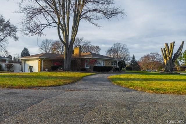 18941 Alpha Court, Clinton Charter Township, MI 48036