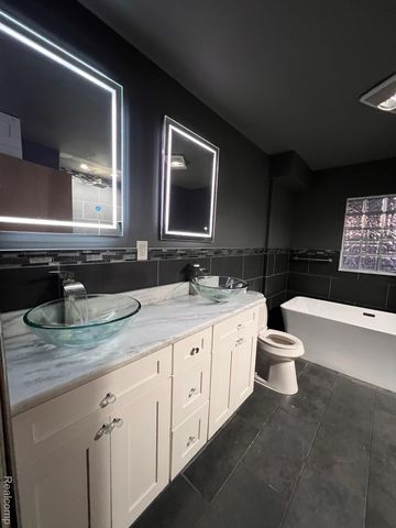 18941 Alpha Court, Clinton Charter Township, MI 48036