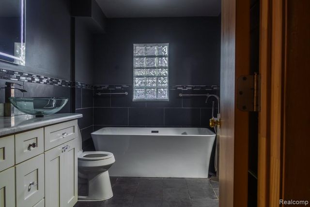 18941 Alpha Court, Clinton Charter Township, MI 48036