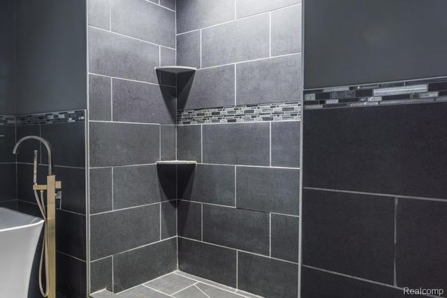 18941 Alpha Court, Clinton Charter Township, MI 48036