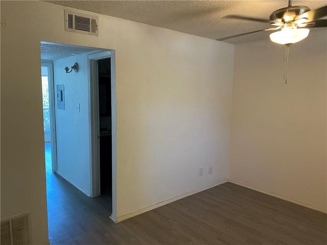 2401 Manor RD 207, Austin, TX 78722