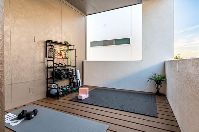 911 Thompson Street, Houston, TX 77007