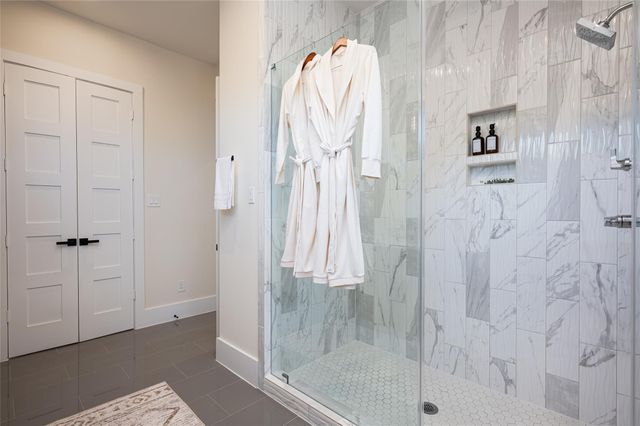 911 Thompson Street, Houston, TX 77007