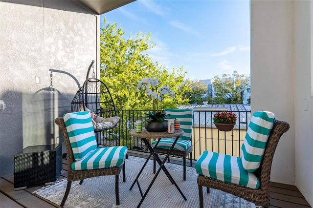 911 Thompson Street, Houston, TX 77007