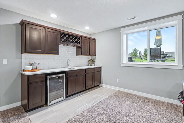 1210 49th Street NE, Ankeny, IA 50021