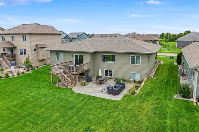 1210 49th Street NE, Ankeny, IA 50021