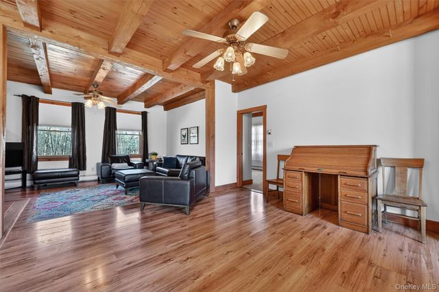 130 Dunthorne Drive, Bloomingburg, NY 12721