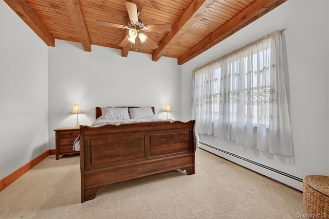 130 Dunthorne Drive, Bloomingburg, NY 12721