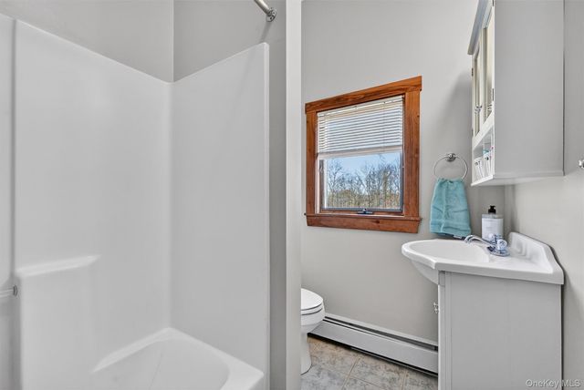 130 Dunthorne Drive, Bloomingburg, NY 12721