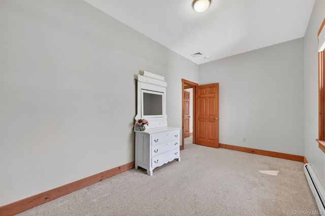 130 Dunthorne Drive, Bloomingburg, NY 12721