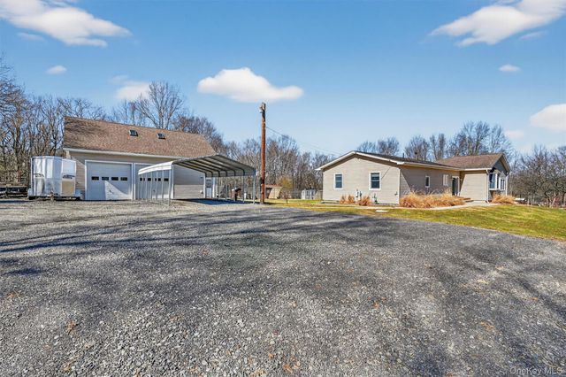 130 Dunthorne Drive, Bloomingburg, NY 12721