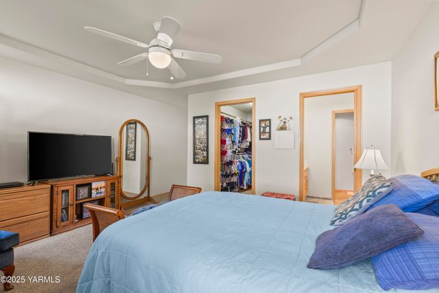 216 Santa Roza Dr, Yakima, WA 98901