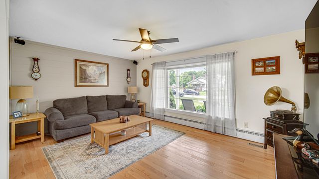 847 Garfield Street, Hobart, IN 46342