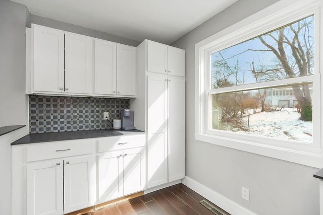 9103 E 62nd Terrace, Raytown, MO 64133